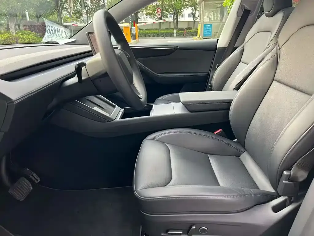 Tesla Model Y — фото 2