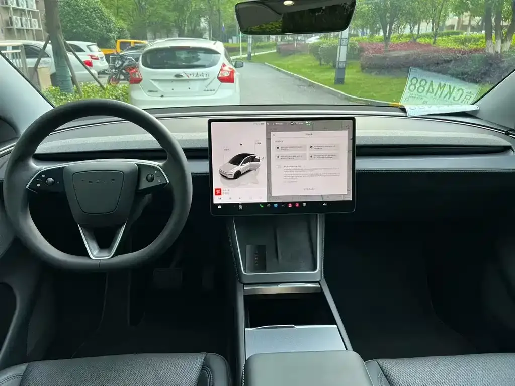 Tesla Model Y — фото 5