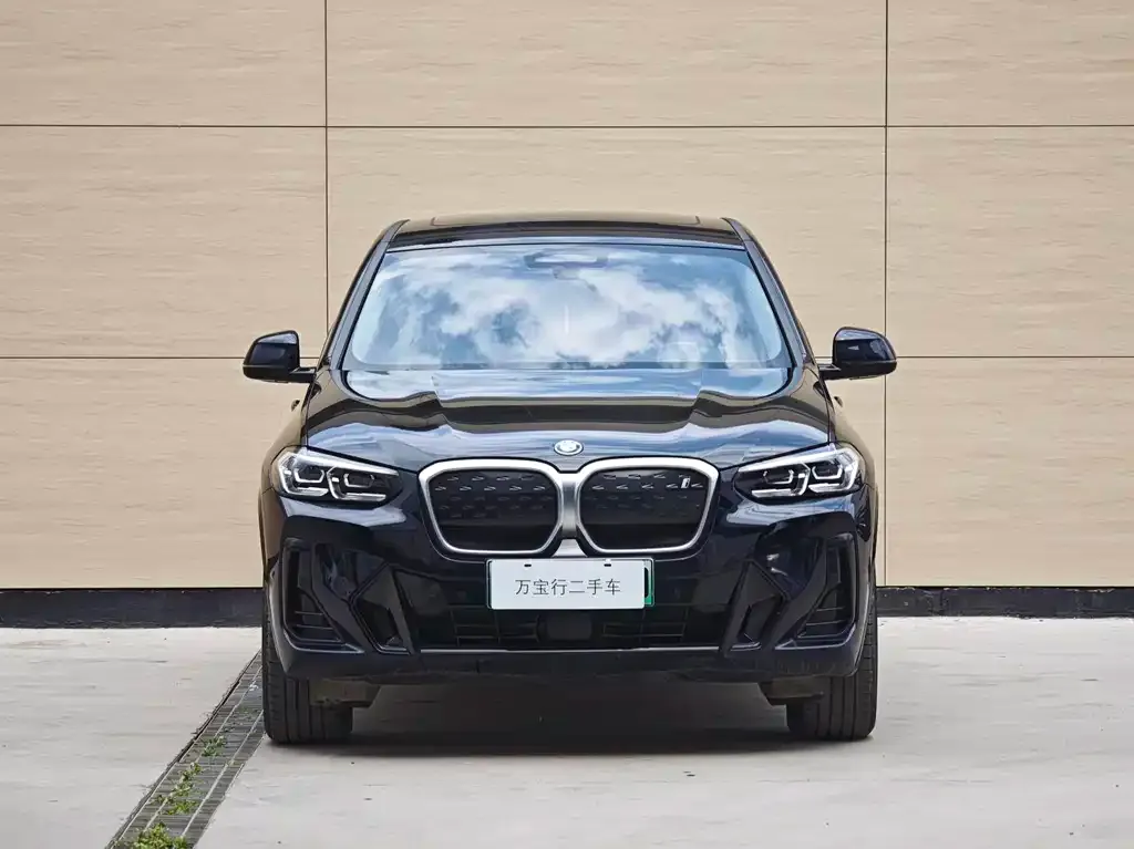 BMW iX3 — фото 8