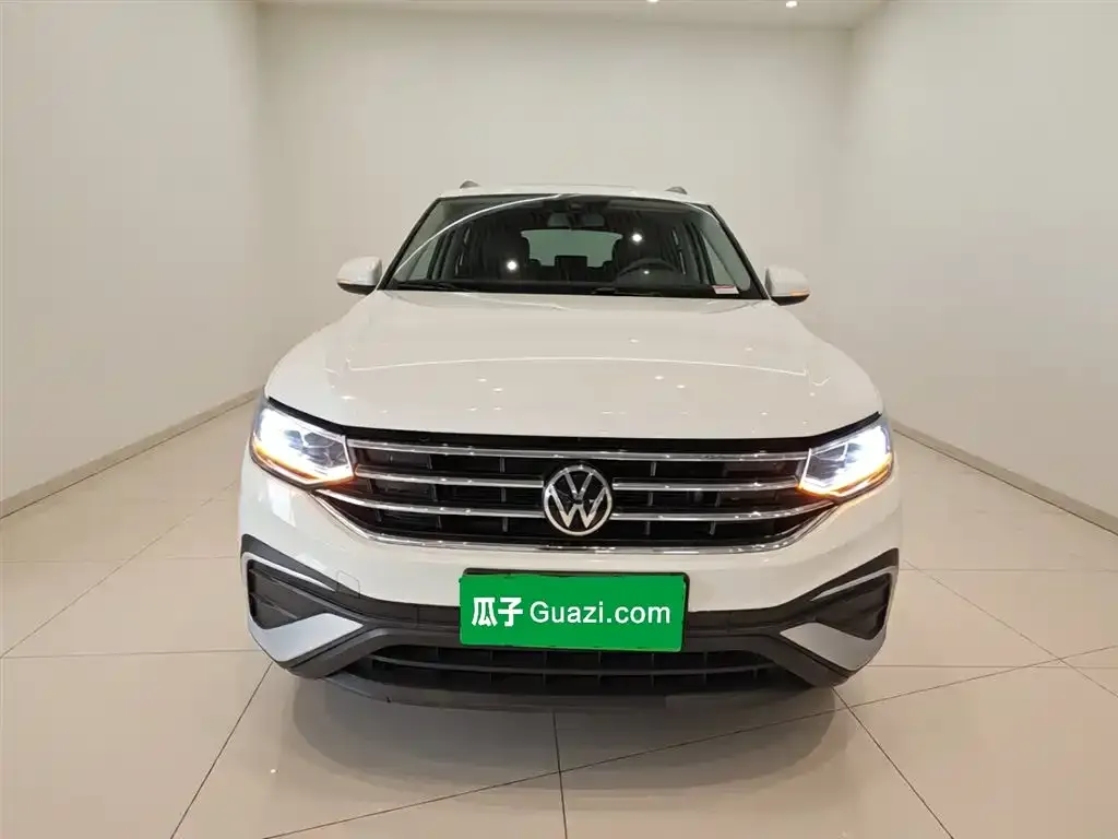 Volkswagen Tiguan L — фото 3