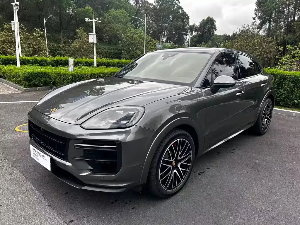 Porsche Cayenne — фото 1
