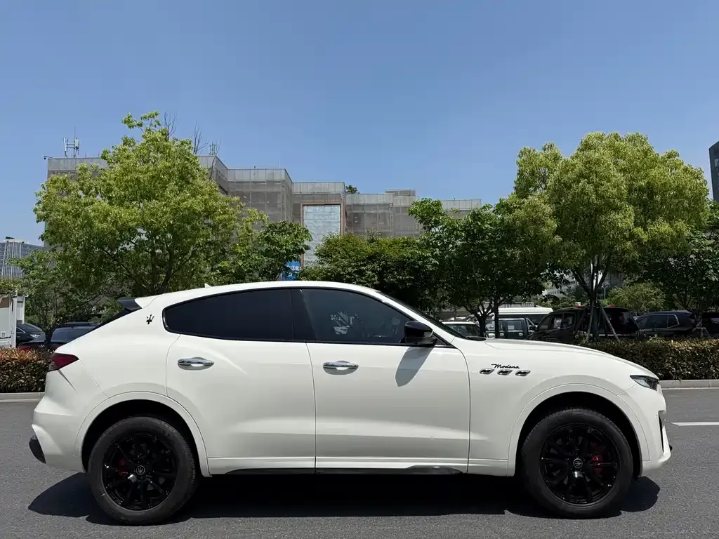 Maserati Levante — фото 7