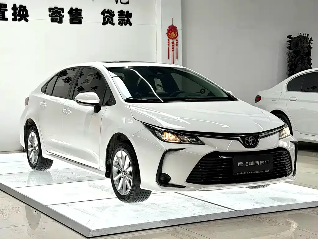 Toyota Corolla — фото 7