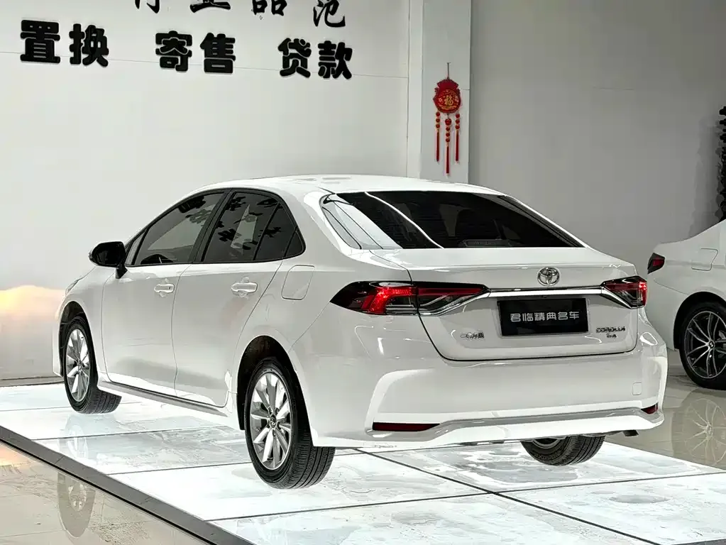Toyota Corolla — фото 3