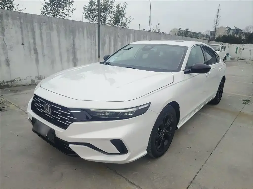 Honda Accord — фото 1