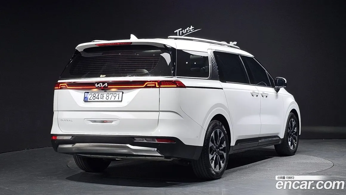 Kia Carnival — фото 3