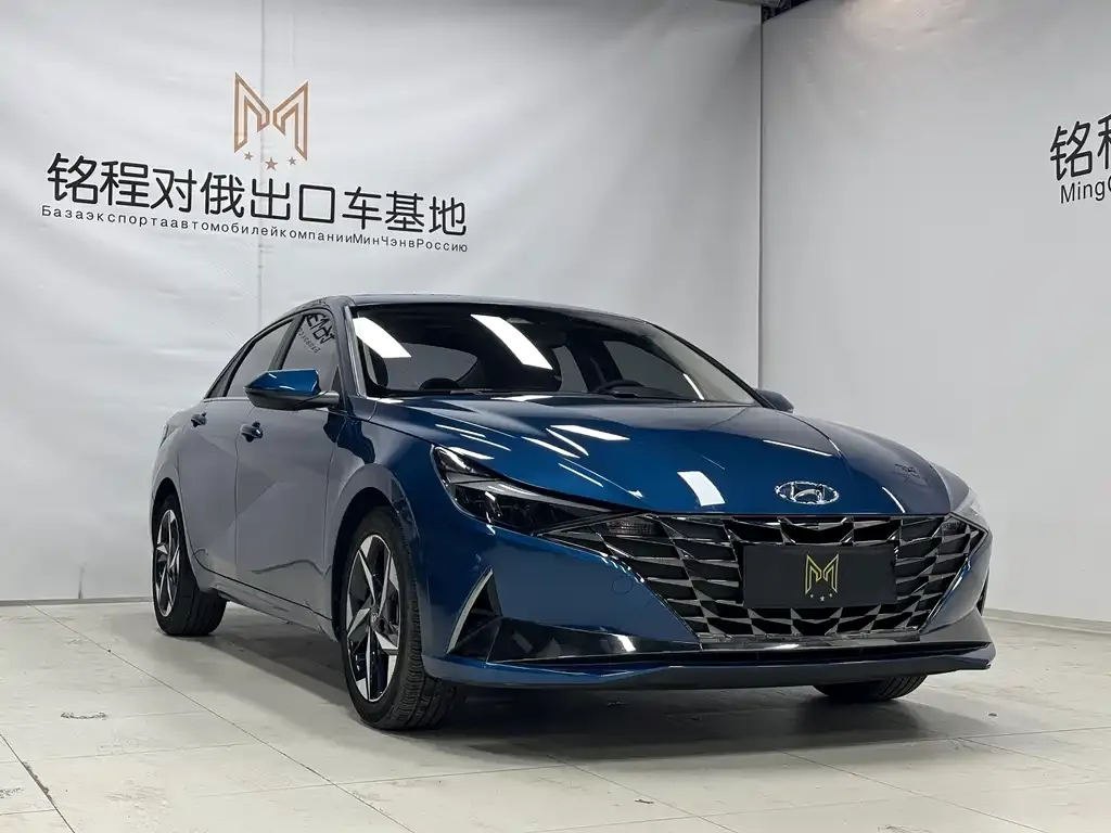 Hyundai Elantra — фото 10