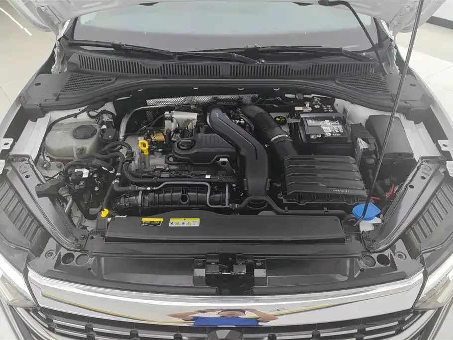 Volkswagen Sagitar — фото 10