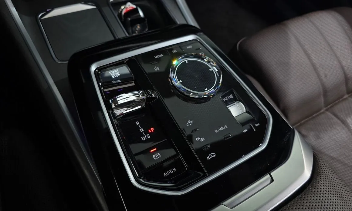 BMW 7-Series 2023 из KR, фото 3