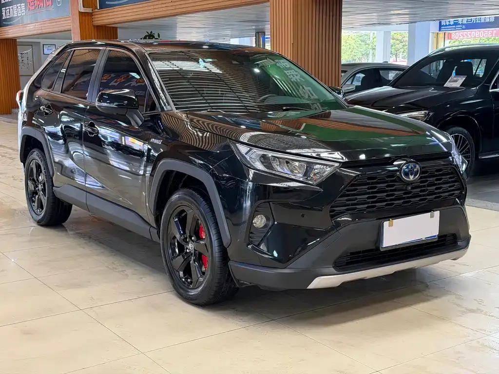 Toyota RAV4 — фото 2