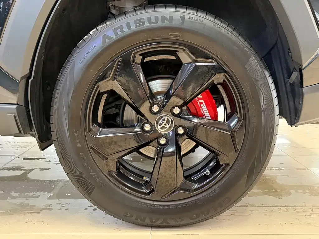 Toyota RAV4 — фото 9