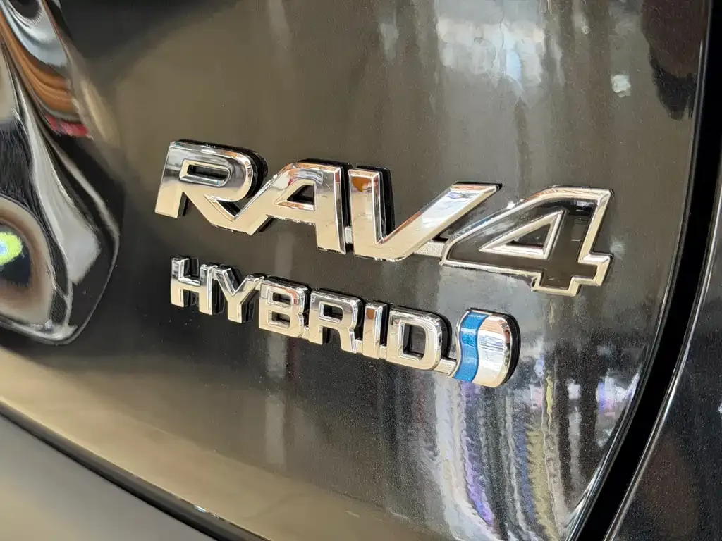 Toyota RAV4 — фото 6