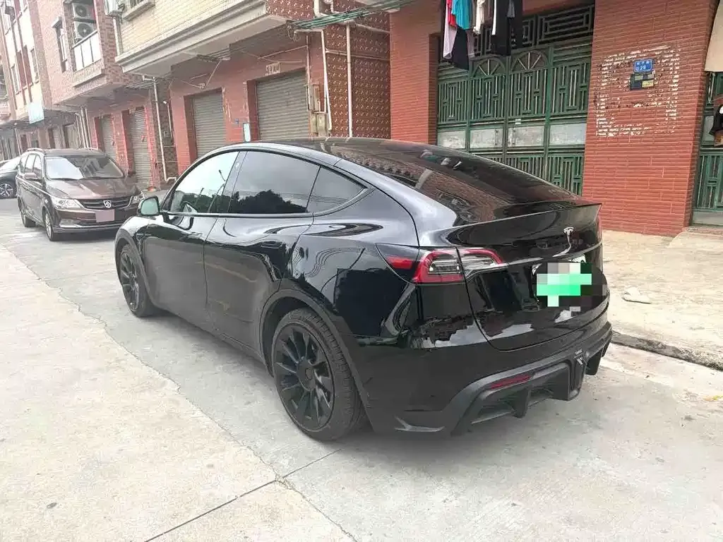 Tesla Model Y — фото 4