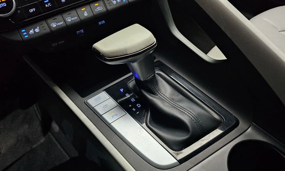 Hyundai AVANTE — фото 3