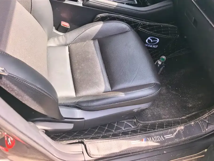 Mazda 3 Axela — фото 3