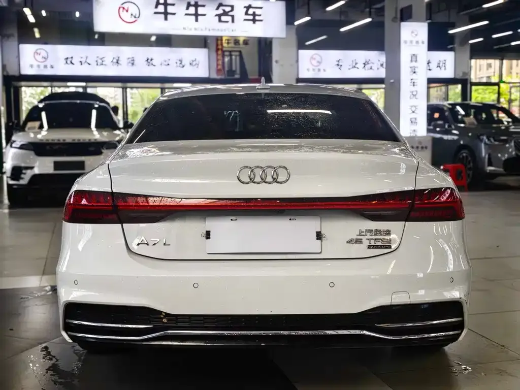 Audi A7L — фото 9