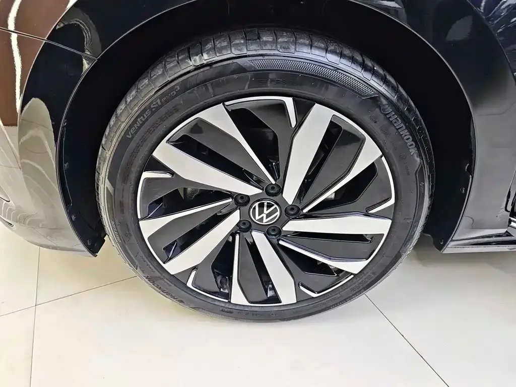 Volkswagen Passat — фото 4
