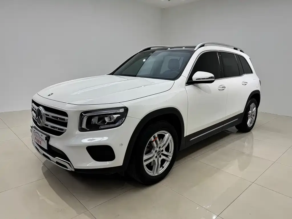 Mercedes-Benz GLB — фото 1