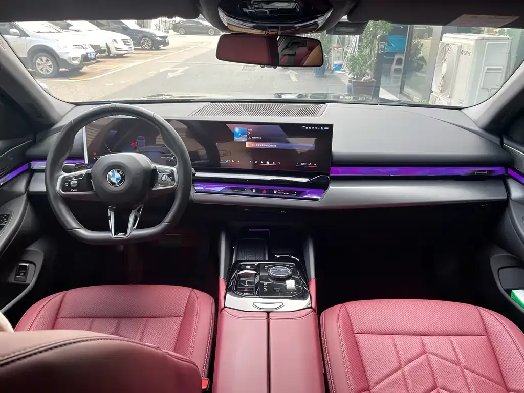 BMW 5 Series 2024 из CN, фото 5