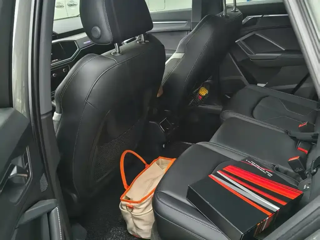 Audi Q3 2024 из CN, фото 3