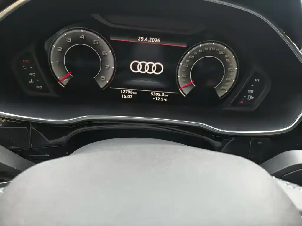 Audi Q3 2024 из CN, фото 2