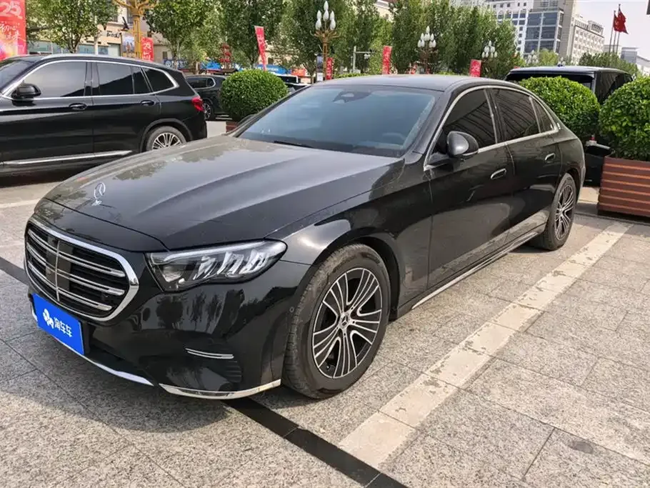 Mercedes-Benz E-Class — фото 1
