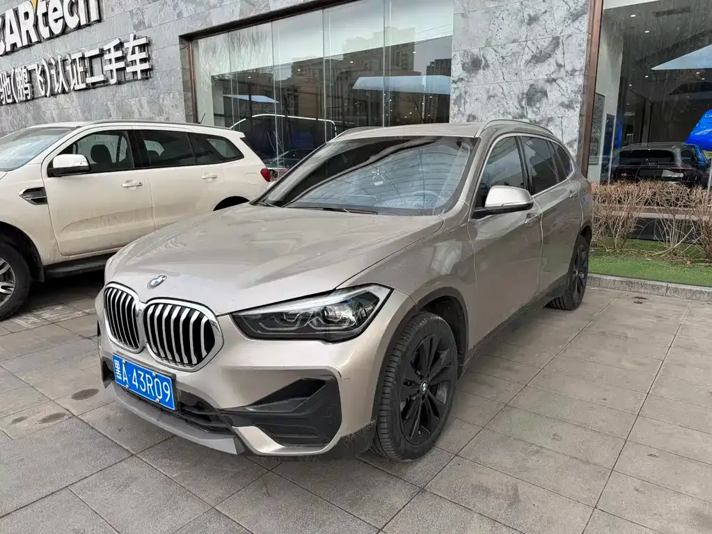 BMW X1 — фото 1