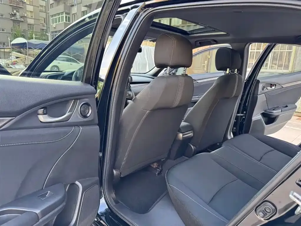 Honda Civic — фото 10
