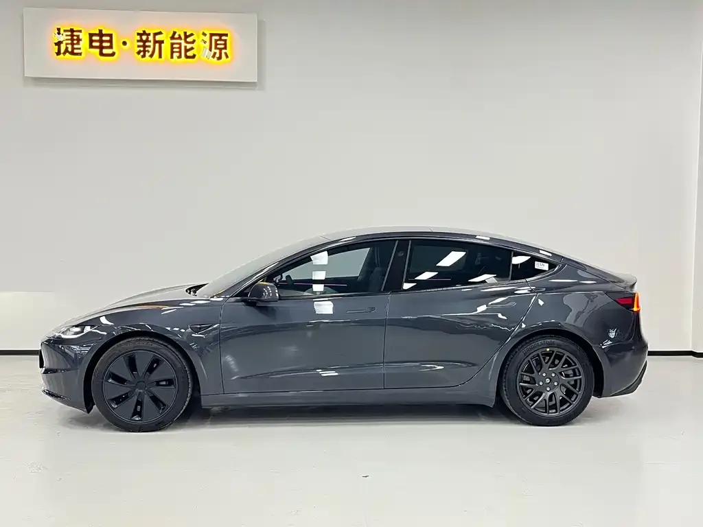 Tesla Model 3 — фото 3
