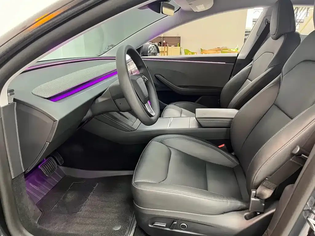 Tesla Model 3 — фото 10