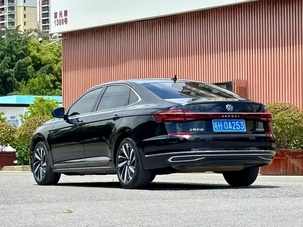 Volkswagen Passat — фото 3