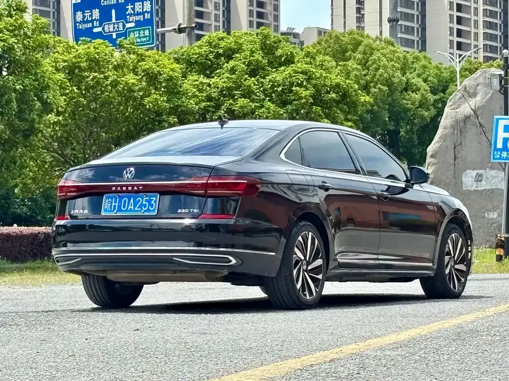 Volkswagen Passat — фото 5