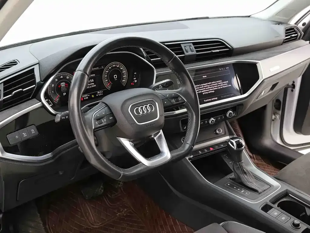 Audi Q3 — фото 10