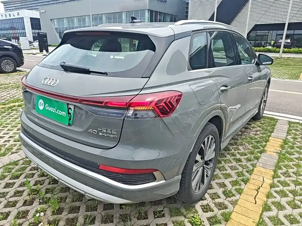Audi Q4 e-tron — фото 5