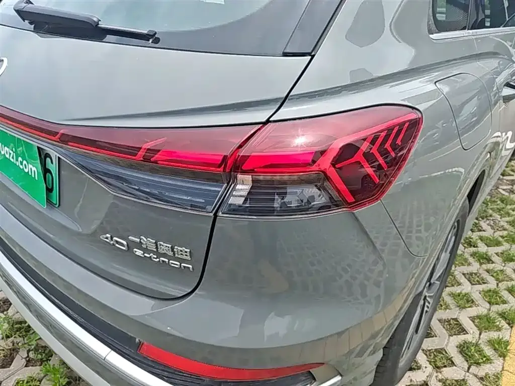 Audi Q4 e-tron — фото 2