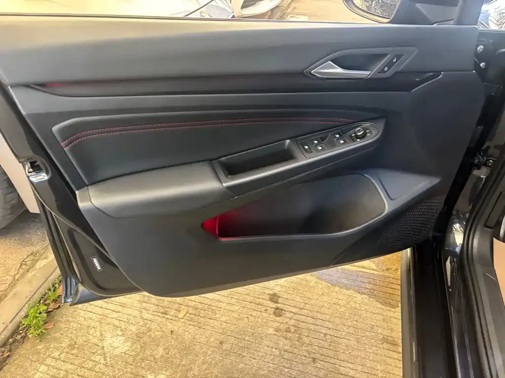 Volkswagen Golf GTI — фото 5