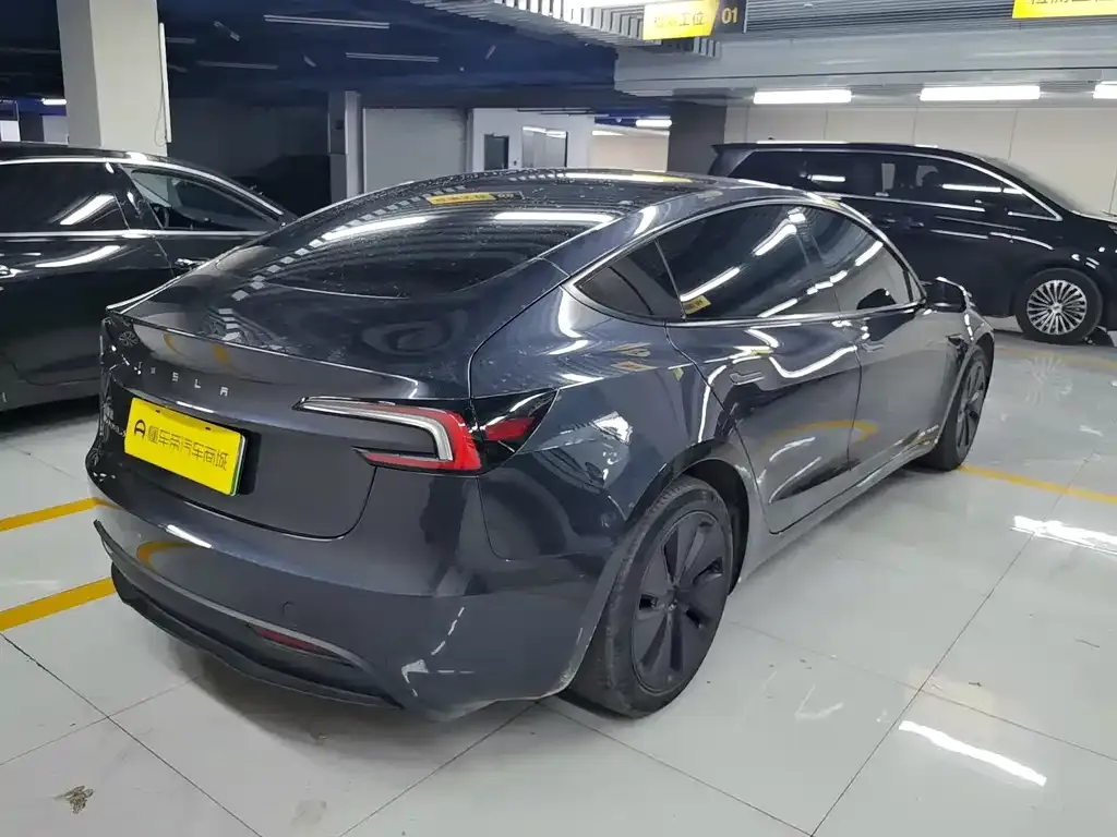 Tesla Model 3 — фото 10