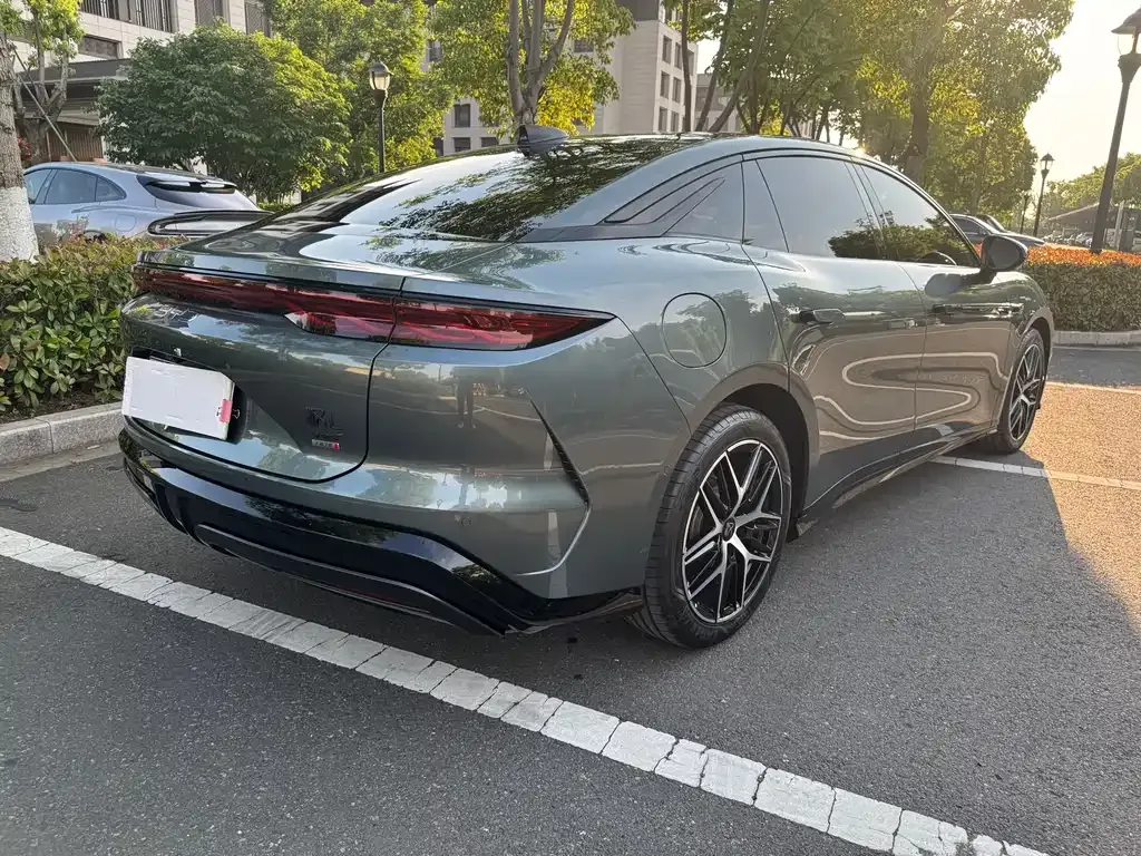 BYD Han L 2025 из CN, фото 9
