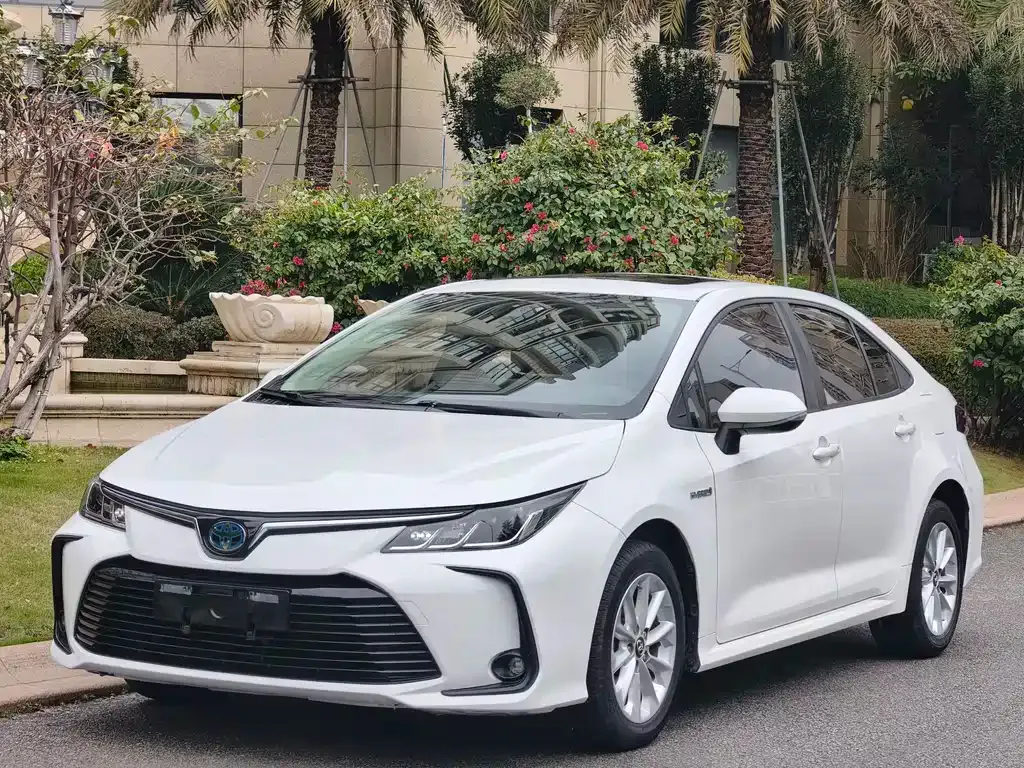 Toyota Corolla — фото 1