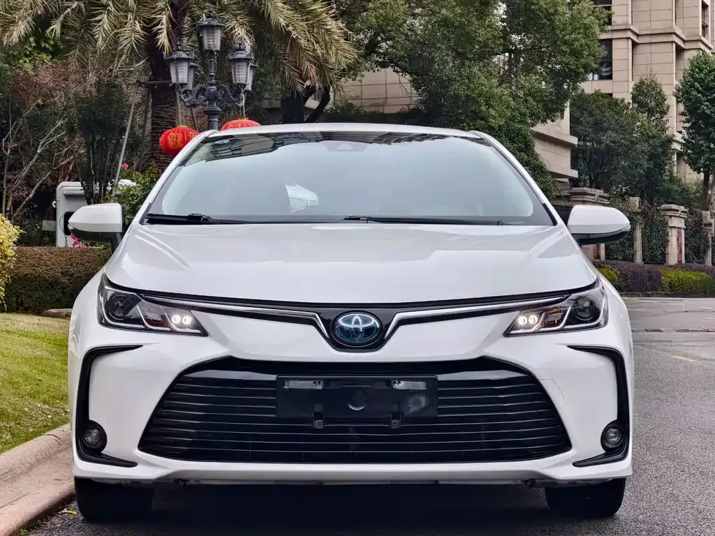 Toyota Corolla — фото 9