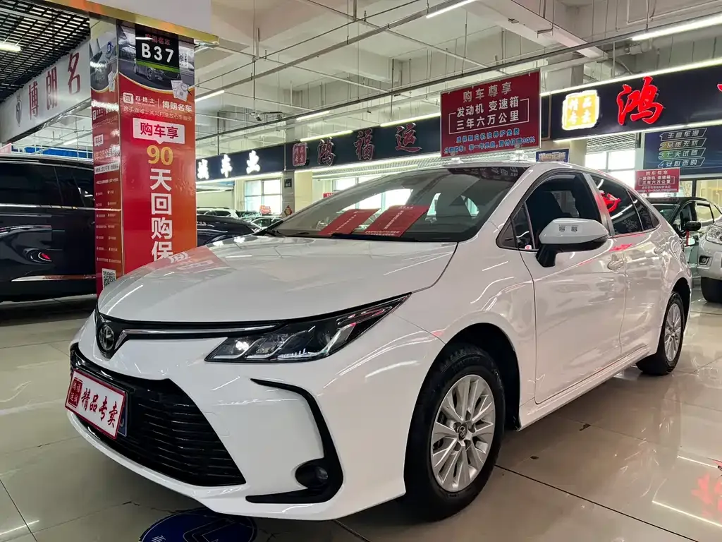 Toyota Corolla — фото 1