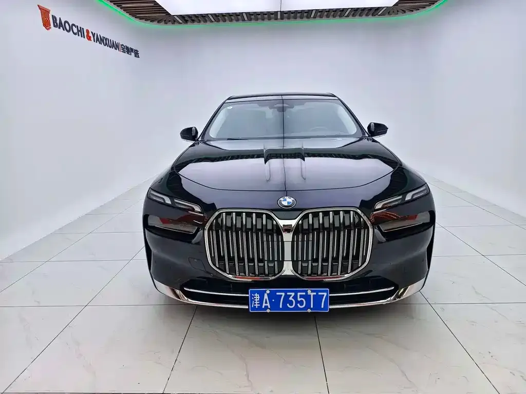 BMW 7 Series 2023 из CN, фото 4