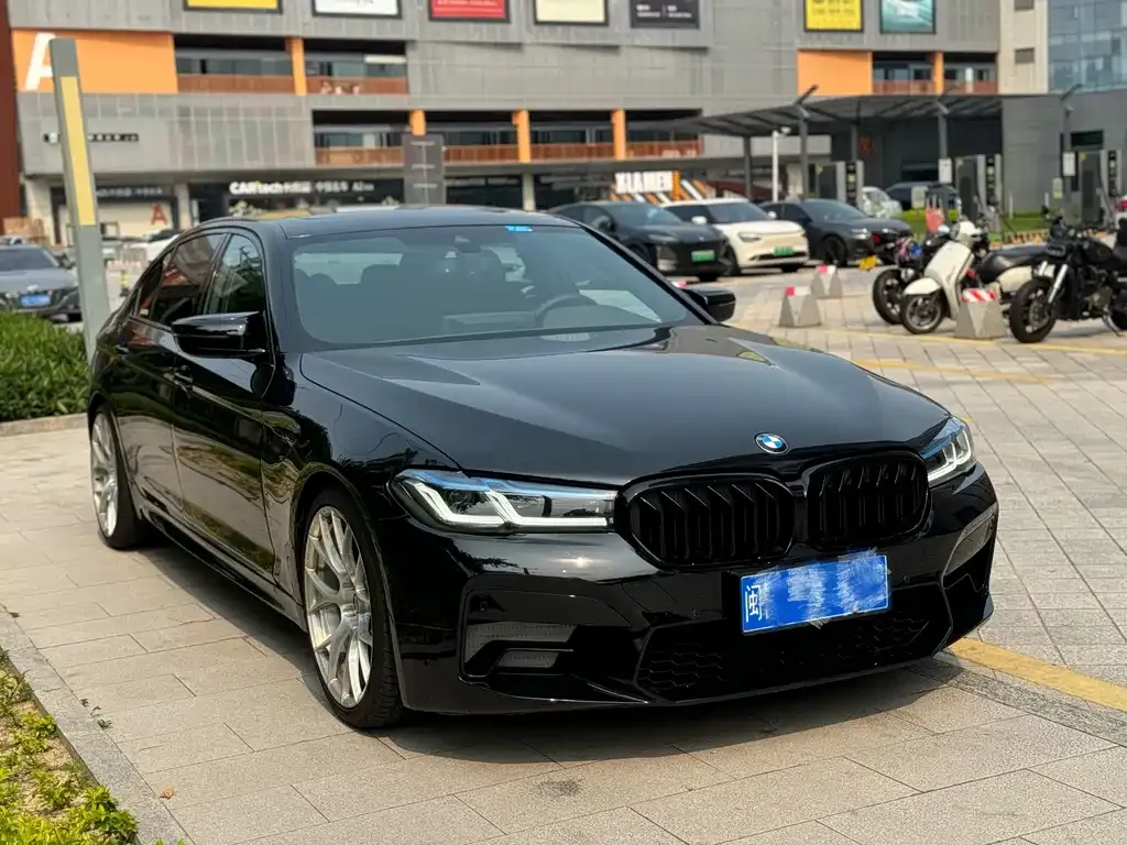 BMW 5 Series — фото 2