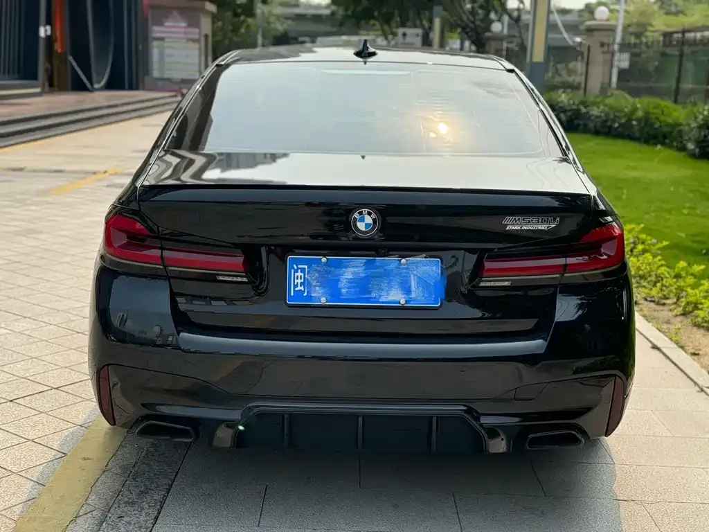 BMW 5 Series — фото 4