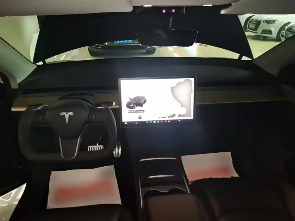 Tesla Model Y — фото 2