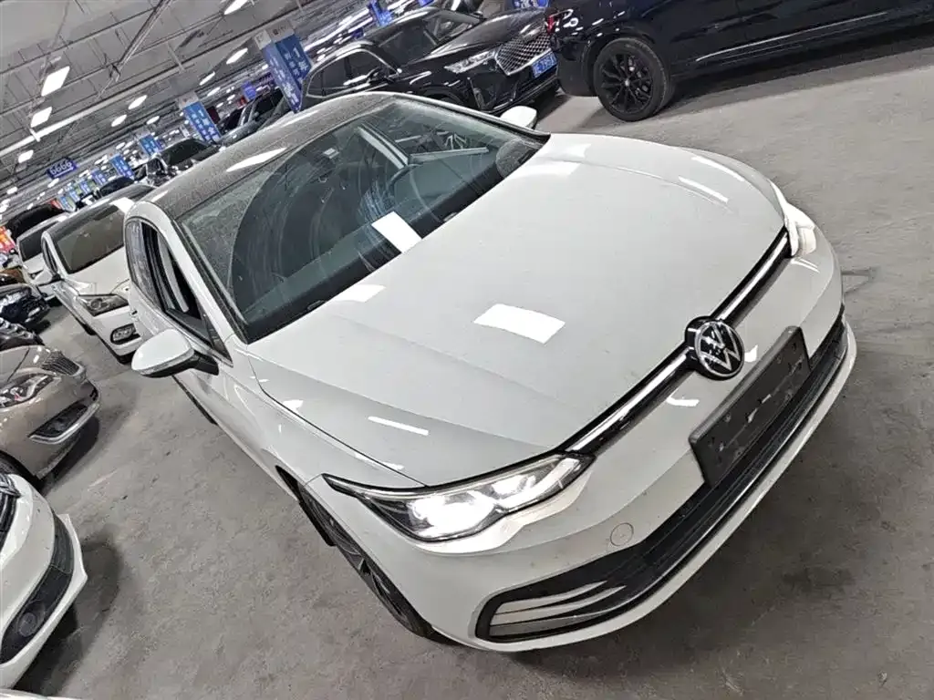 Volkswagen Golf 2022 из CN, фото 5