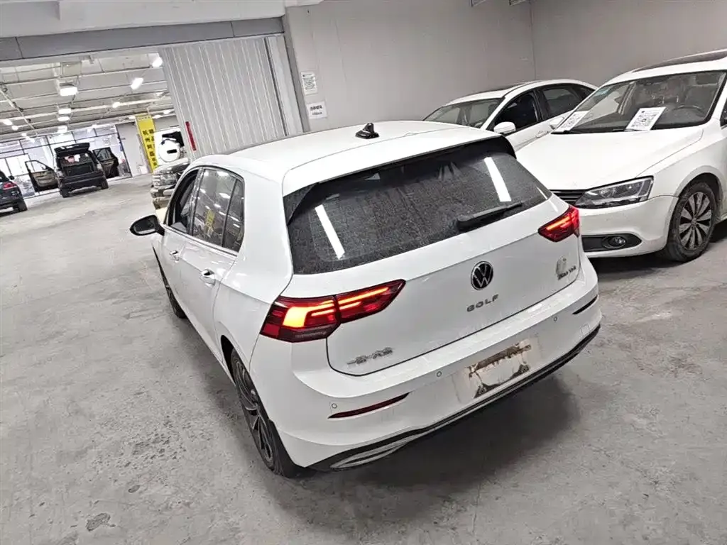 Volkswagen Golf 2022 из CN, фото 2