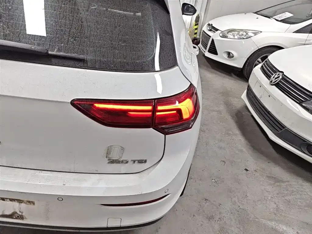 Volkswagen Golf 2022 из CN, фото 4