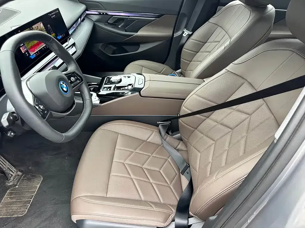BMW i5 2025 из CN, фото 4