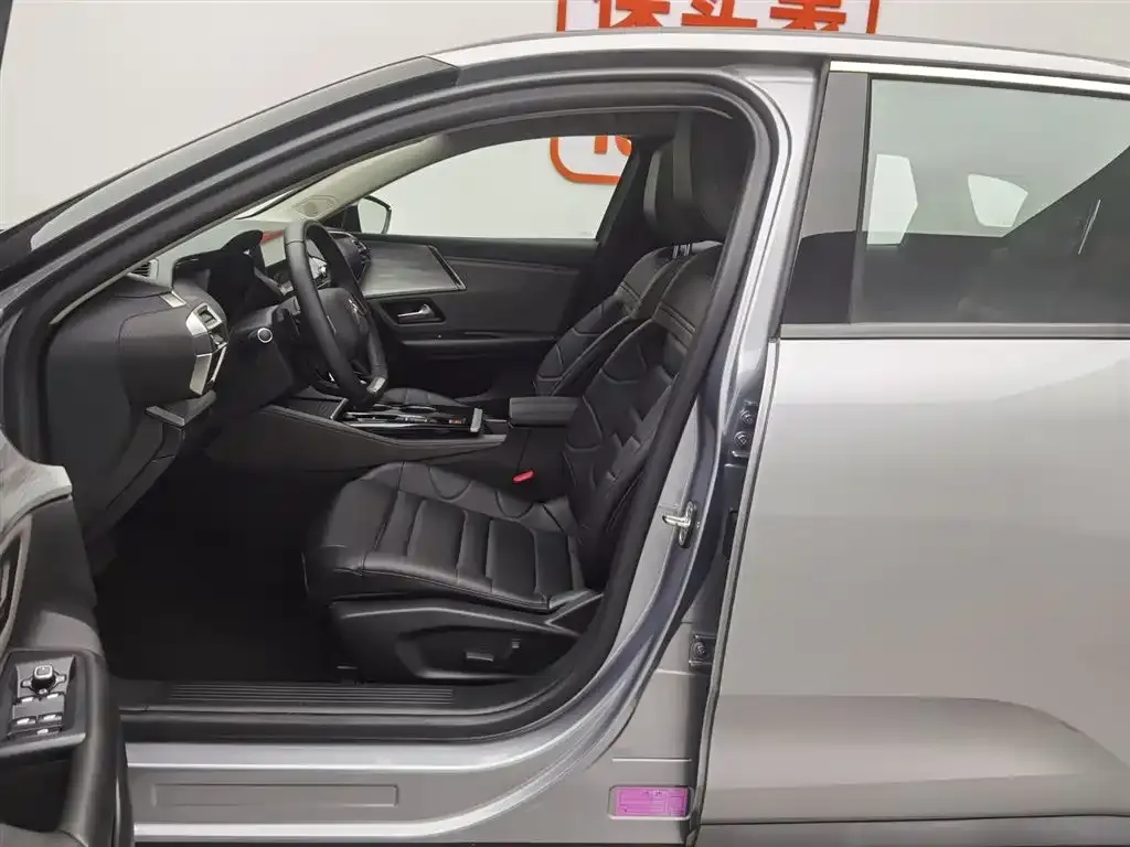 Citroen C5 X 2025 из CN, фото 4
